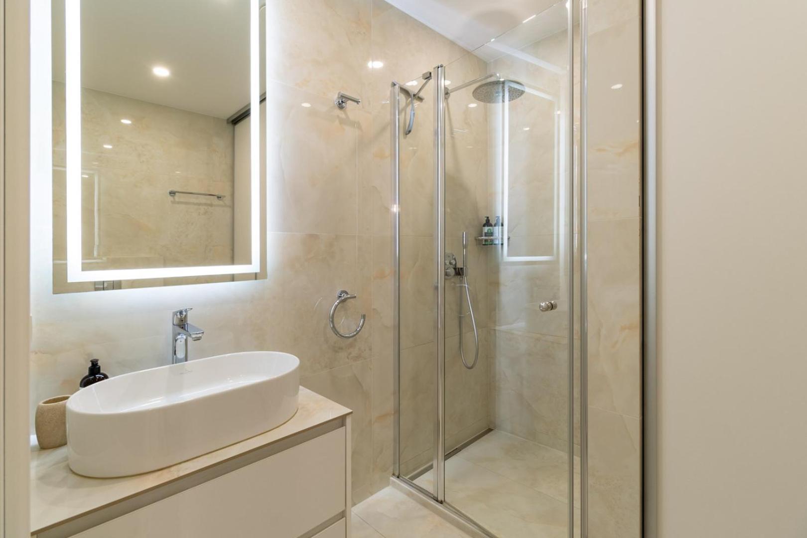 Luxury Central Apartment In Putvinskio Street Kaunas Ngoại thất bức ảnh